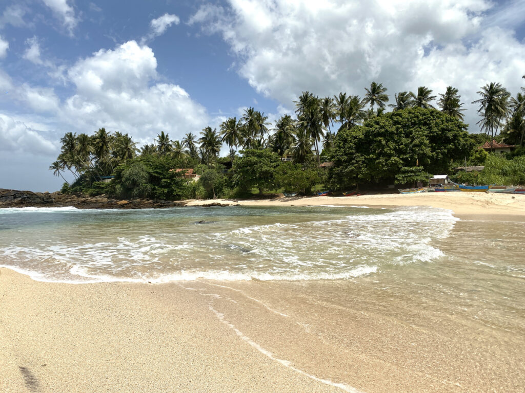 tangalle blue beach vague