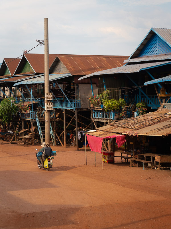 Kampong Phluk scooter