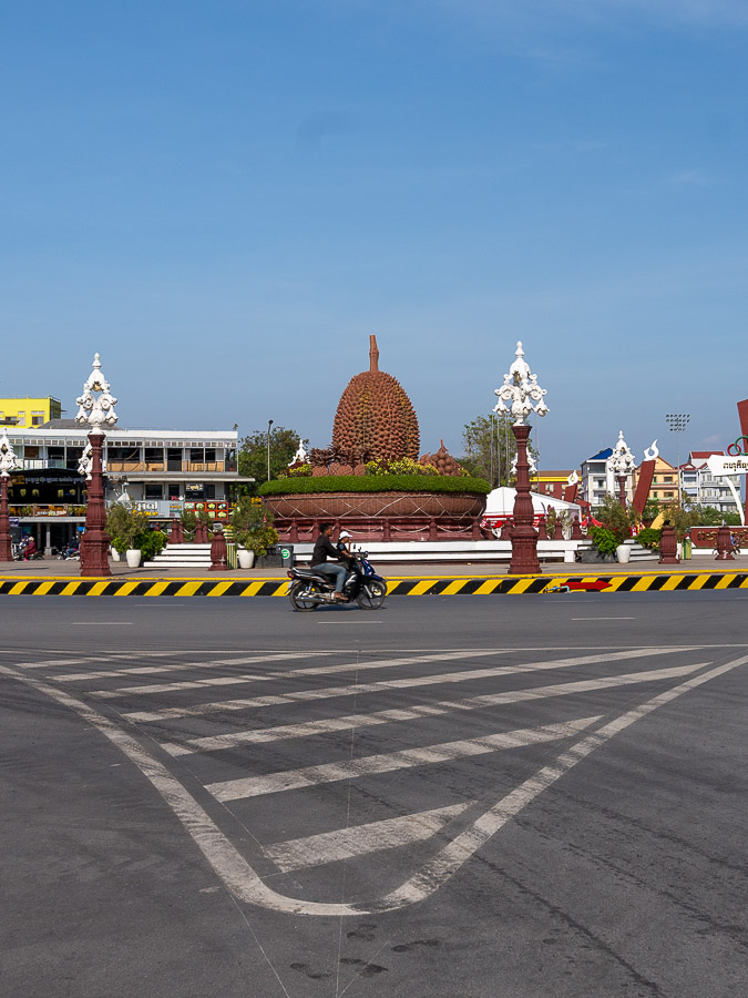 Kampot rond point durian