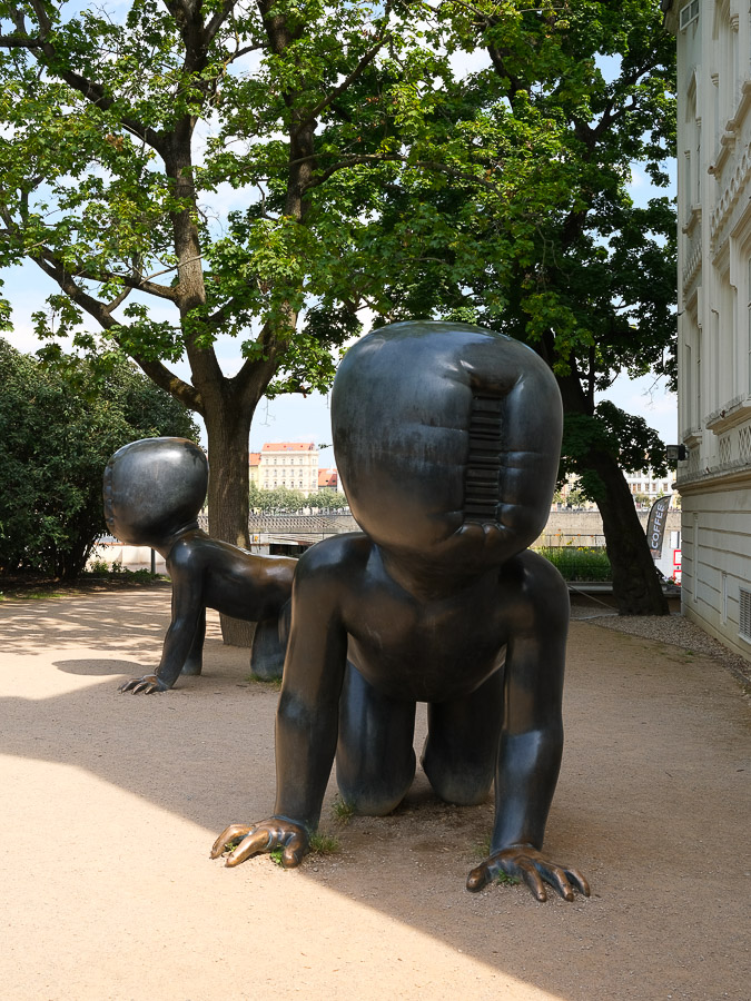 Statues Babies David Černý