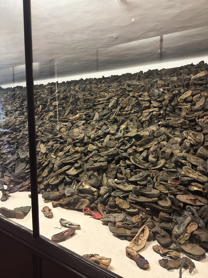 Salle des preuves de la Shoah au Camp de concentration Auschwitz