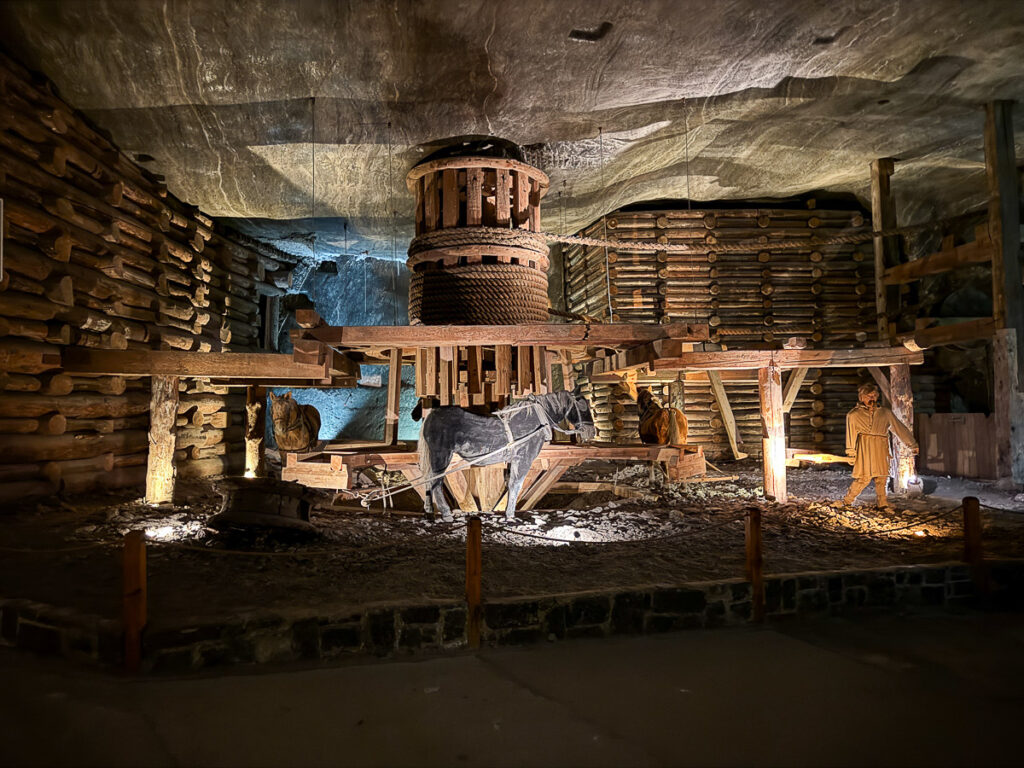 Mine de sel Cracovie scène avec travailleurs