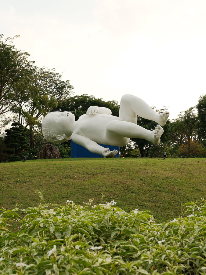 Sculpture Planet de Marc Quinn 