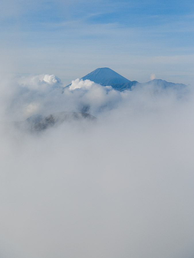 Mont Bromo dans les nuages