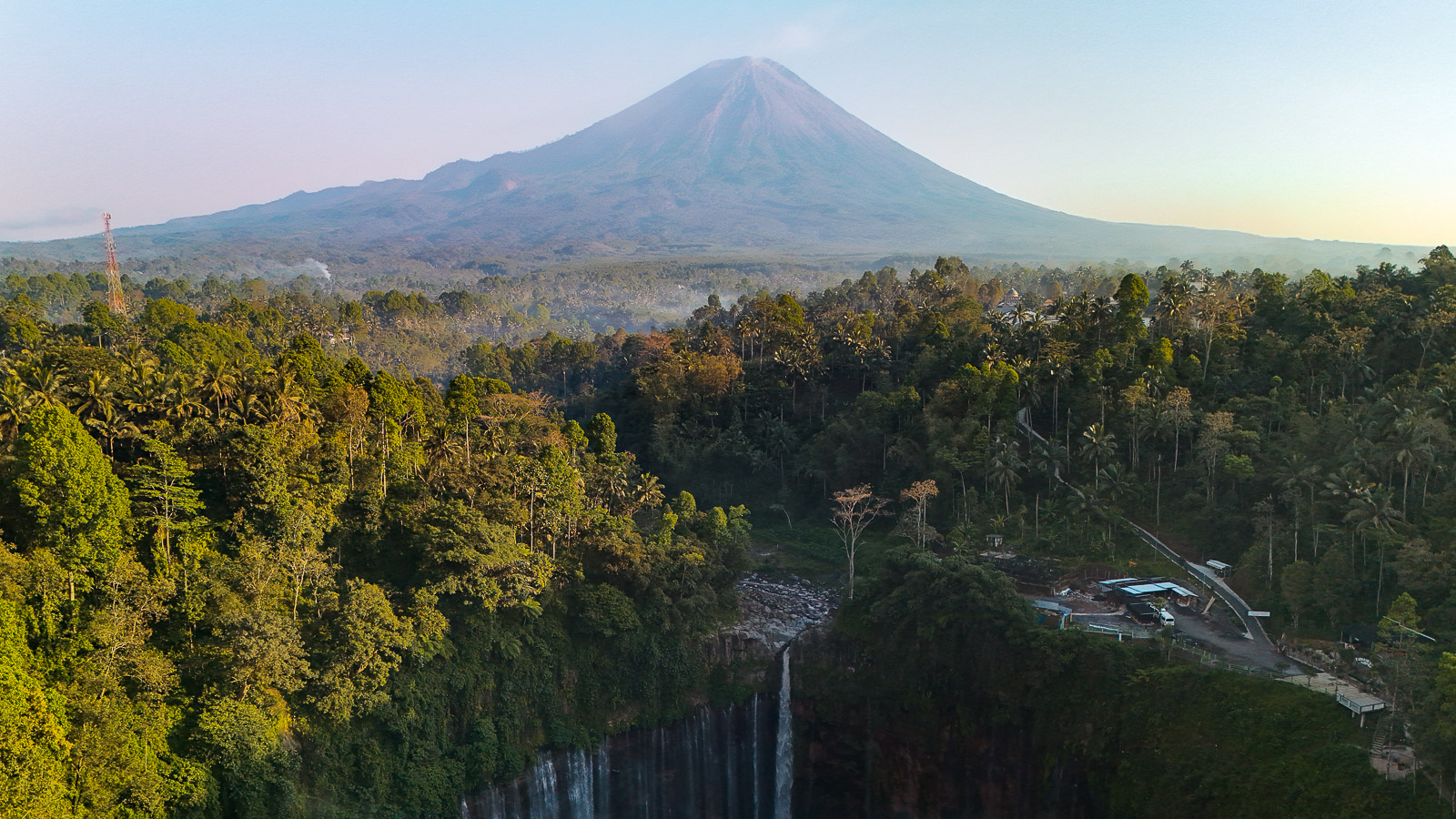 Visiter Tumpak Sewu, les plus belles cascades d’Indonésie
