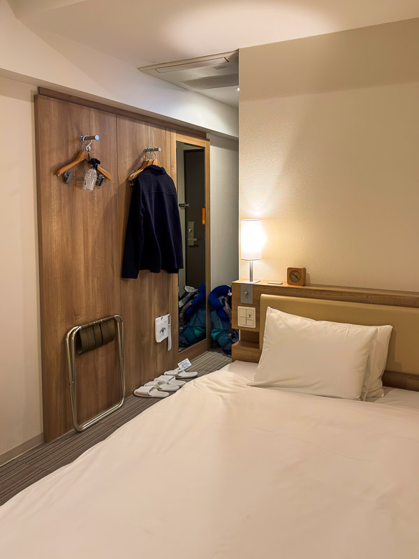 Chambre à l'Hôtel Sotetsu Fresa Inn