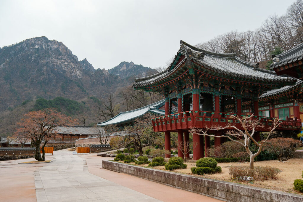 Pavillon du Sinheungsa Temple