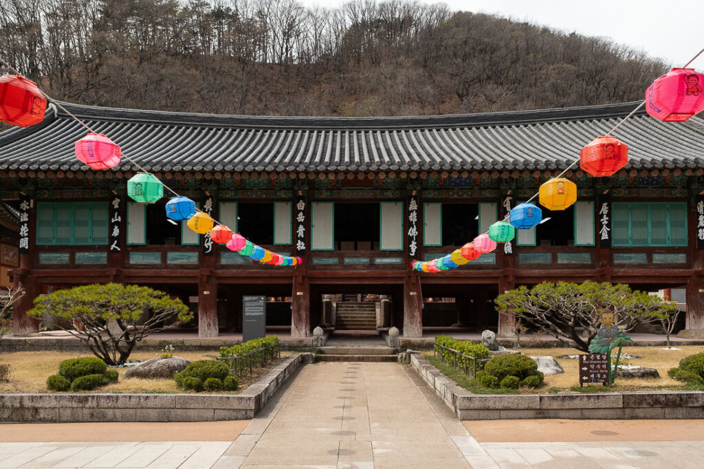 Pavillon du Sinheungsa Temple
