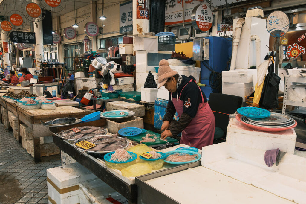 Stand du marché au poisson de Sokcho