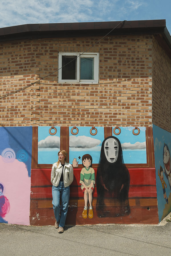 Dessin du voyage de Chihiro à Jaman Mural Village