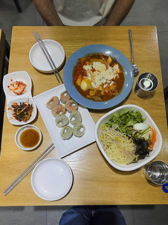 repas chez Matdeurim Gimbap Land