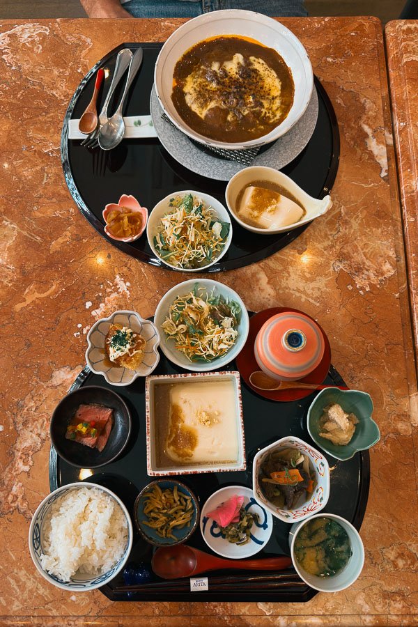Repas japonais à la Gallery Arita restaurant