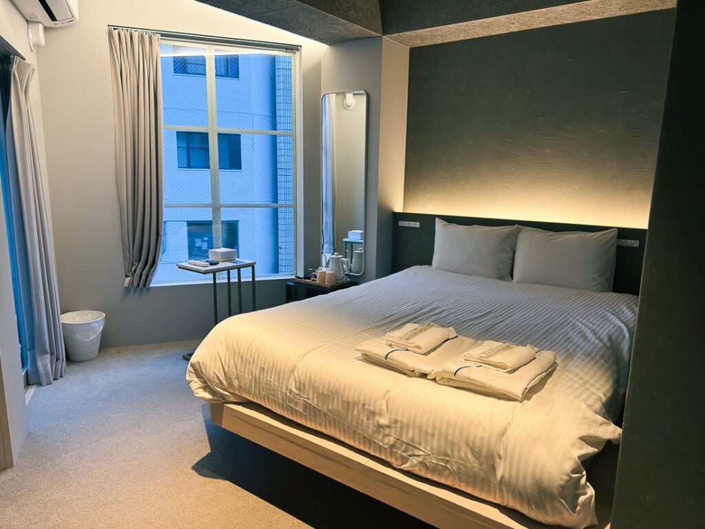 intérieur d'une chambre à l'hôtel URO à Nagasaki