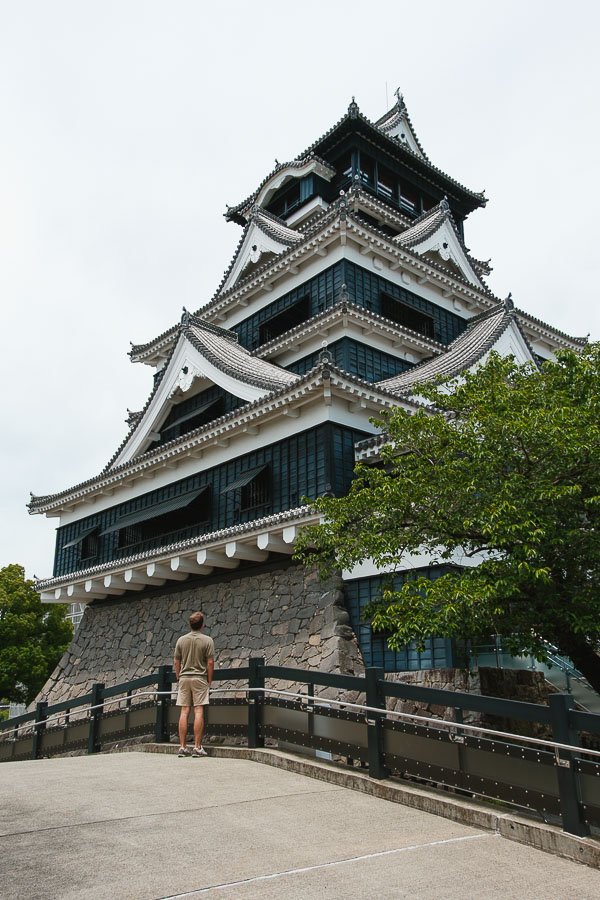 PL devant le chateau de Kumamoto