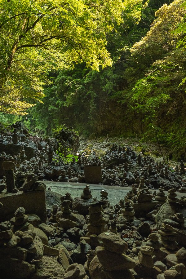Intérieur de la grotte Ama-no-Yasakuwara